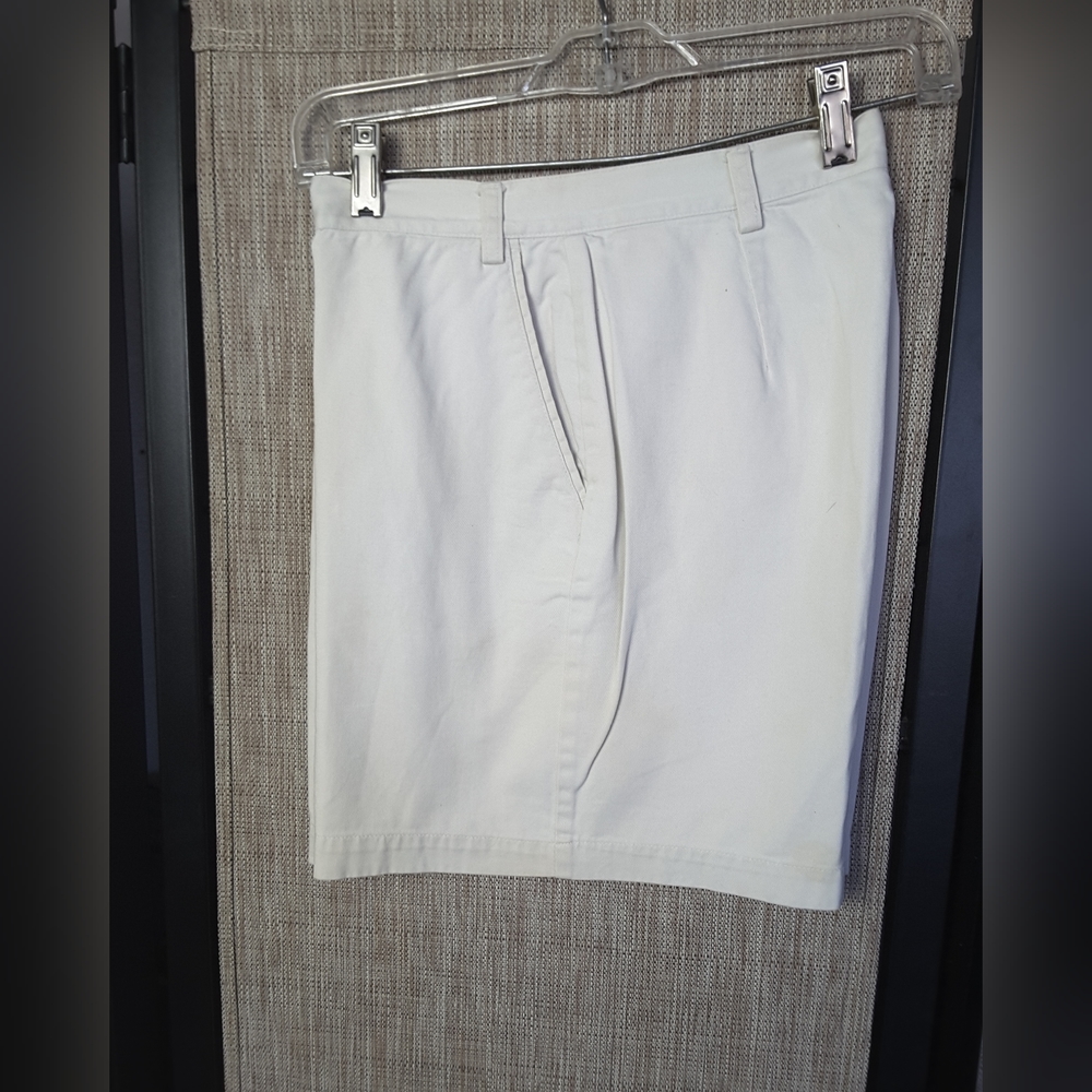 Petite Sophisticate Shorts Size 8